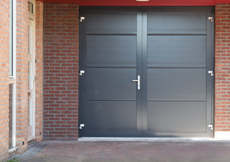 prestige aluminium garagedeur geleverd door ADOOR