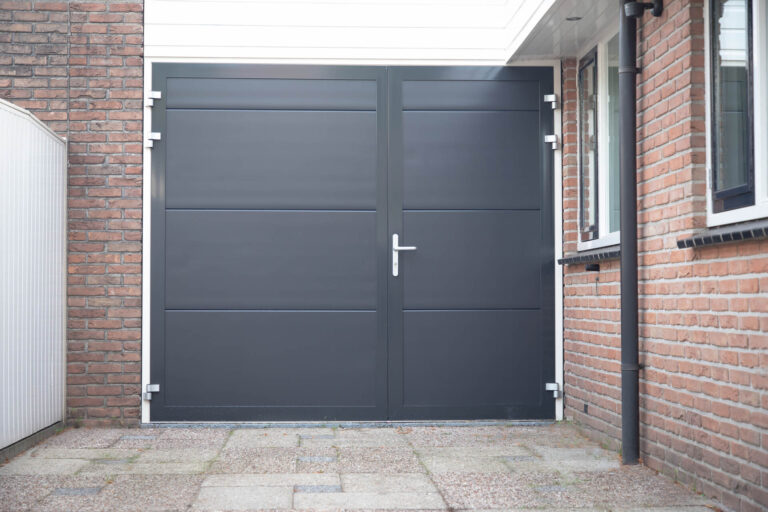 prestige aluminium garagedeur geleverd door ADOOR