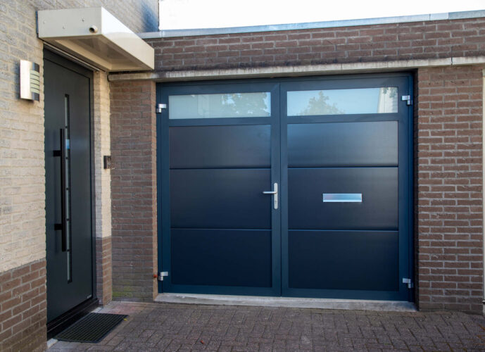 prestige aluminium garagedeur geleverd door ADOOR